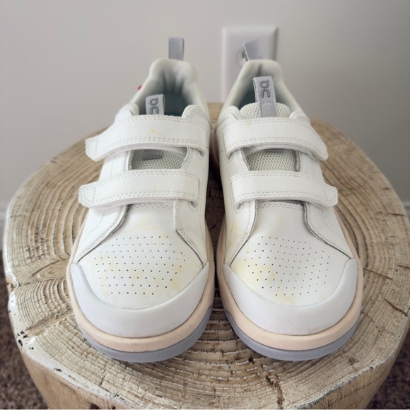 On Clouds THE ROGER Velcro Kid's Trainers Size 2.5 - Picture 4 of 11